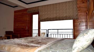 Iron/ironing board, free WiFi