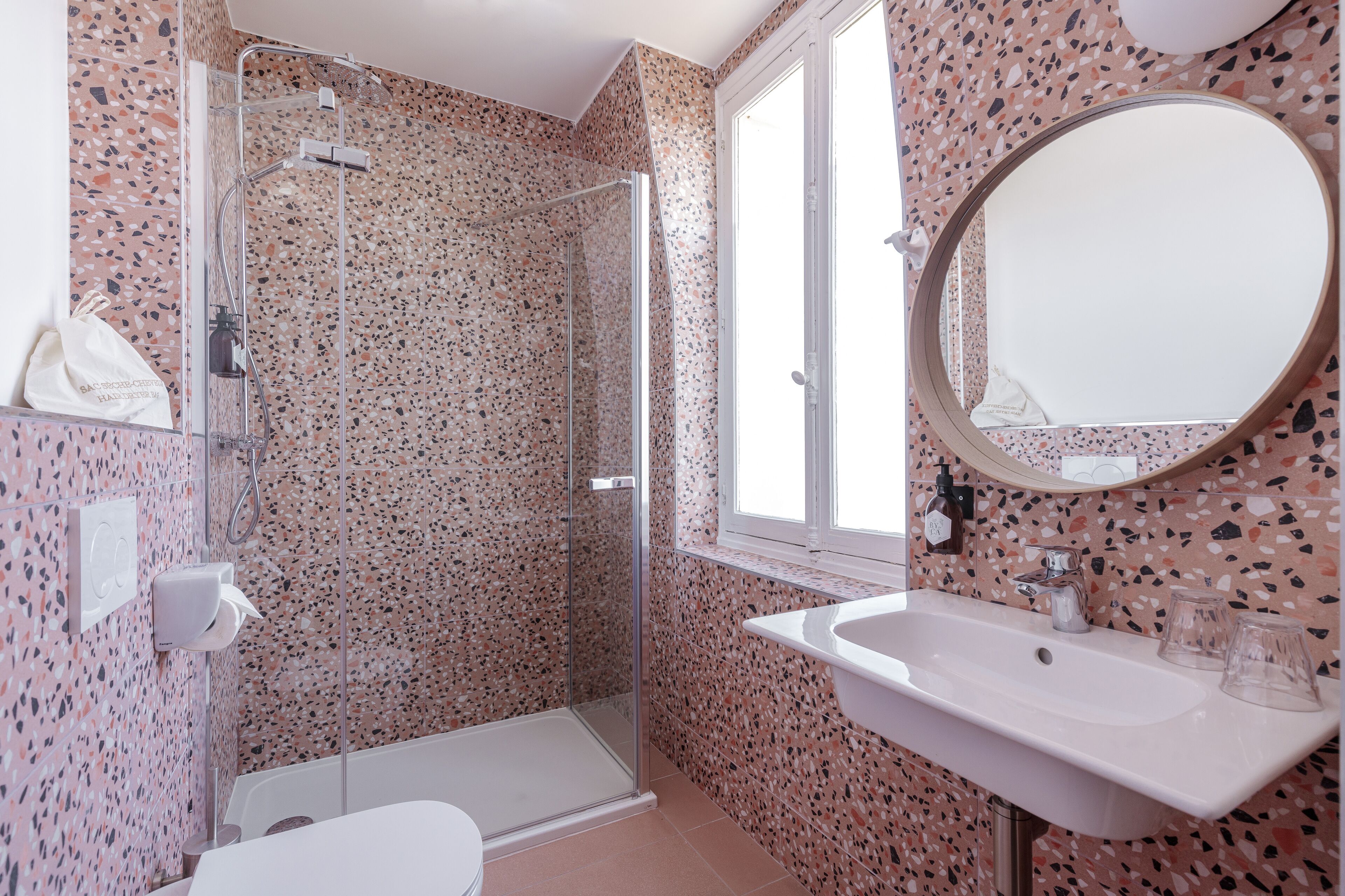 Photo - Corneille - Entrée autonome, réception en ligne - Encore Mieux