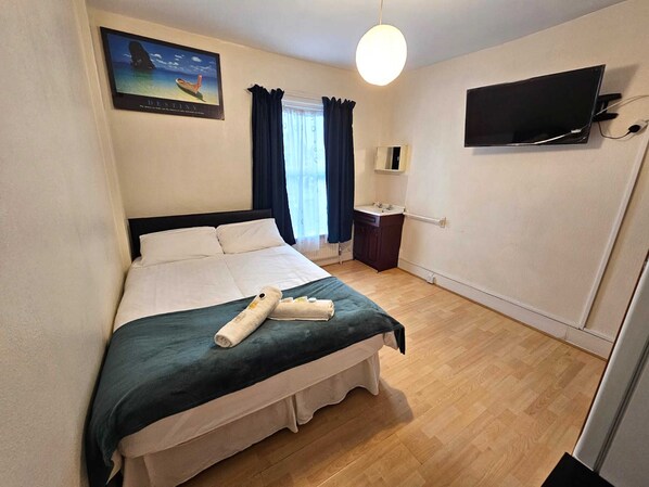 Kahden hengen huone | Työpöytä, kannettavalle tietokoneelle sopiva työtila