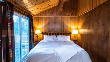 2 bedrooms, in-room safe, desk, free WiFi