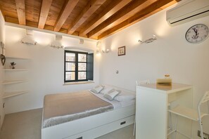 1 bedroom, premium bedding, down duvets, memory-foam beds