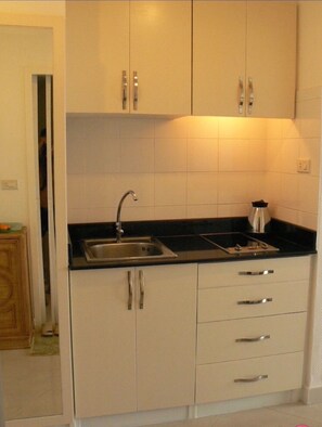 Fridge, microwave, stovetop, toaster - Beautiful Balcony Sea View with WOW Sunsets (Pattaya)