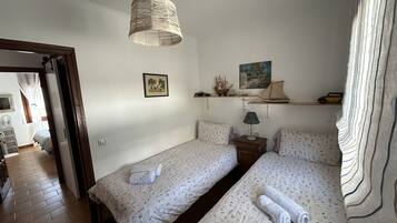 2 slaapkamers, reisbedje, gratis wifi, beddengoed