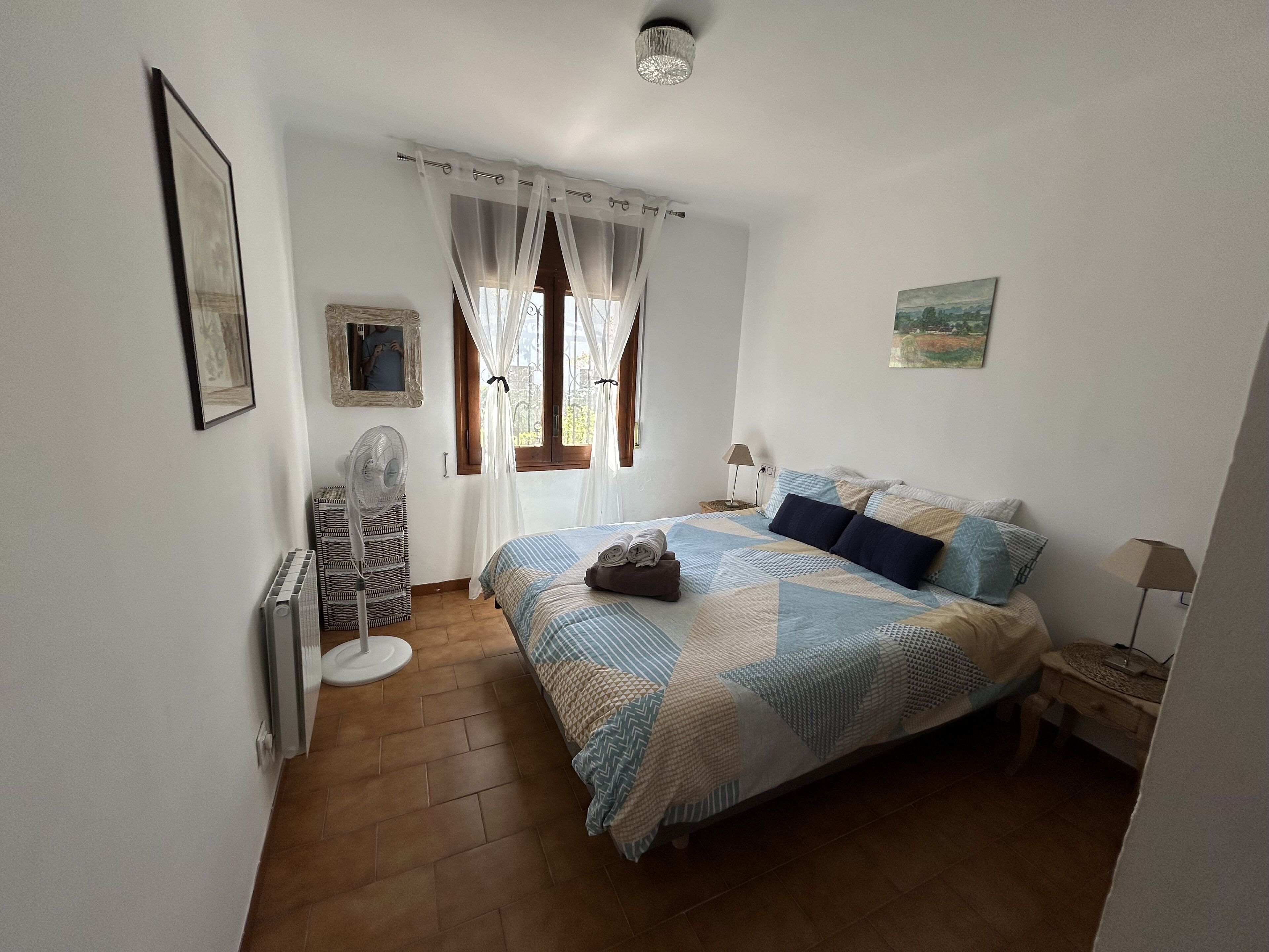 2 slaapkamers, reisbedje, gratis wifi, beddengoed