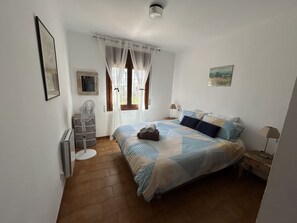 2 chambres, lit parapluie, Wi-Fi gratuit, draps fournis