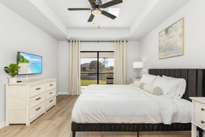 4 bedrooms, iron/ironing board, travel crib, free WiFi