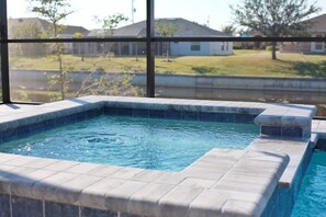 Unclassified image, 5 of 44, button