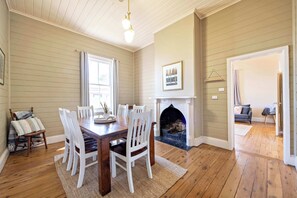 Dining - Charming Period Home - Close to CBD, Pet Friendly (Dubbo)