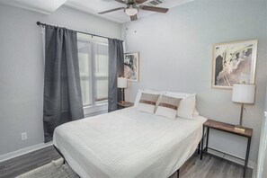 3 bedrooms, iron/ironing board, WiFi, bed sheets