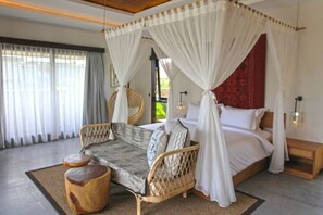 7 bedrooms, WiFi - Cassia Villa 7 Bedroom in Central Berawa - Canggu (Bali)