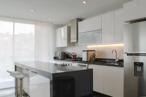 Fridge, microwave, oven, stovetop