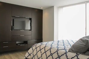 1 bedroom, desk, iron/ironing board, free WiFi