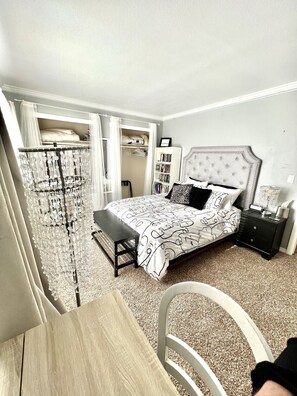 5 habitaciones, escritorio, tabla de planchar con plancha y wifi gratis 