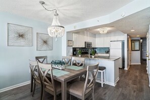 Dining - Clean Oceanfront getaway. 5Th Floor, Perfect View. Location! Location! (North Myrtle Beach)