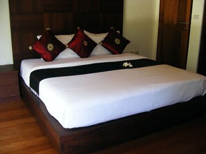 2 bedrooms, in-room safe, free WiFi, bed sheets - Wooden house short walk from Mae Nam beach (Koh Samui)