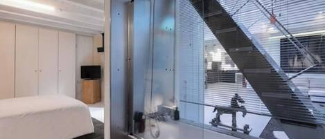 1 bedroom, desk, iron/ironing board, free WiFi