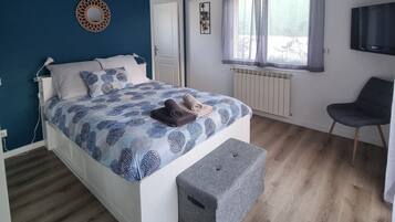 3 makuuhuonetta, silitysrauta/-lauta, vauvan matkasÀnky, ilmainen Wi-Fi