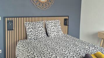 3 bedrooms, iron/ironing board, travel crib, free WiFi