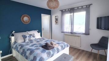 3 bedrooms, iron/ironing board, travel crib, free WiFi