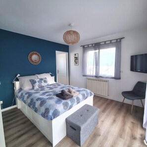 3 bedrooms, iron/ironing board, travel cot, free WiFi