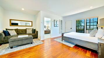 5 bedrooms, desk, iron/ironing board, free WiFi