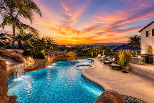 20% Off June 25-28! Great 4 Families Pool, Jacuzzi