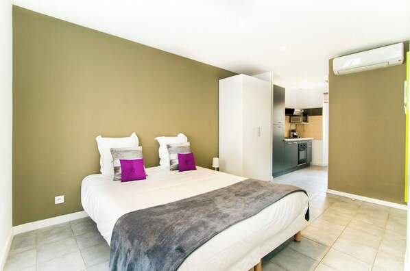 Bügeleisen/Bügelbrett, Bettwäsche