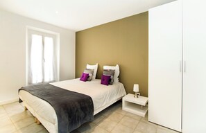Iron/ironing board, bed sheets - Florella Residences Studio Achard (Cannes)