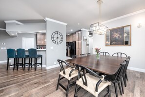 Dining - Vineyard Vista | Close to Wineries, Lakes, & More! Sleeps 10 w/Hot Tub (Clements)