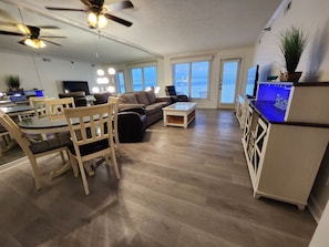 Interior - North Shore Inn Traverse City - Unit 103 (Traverse City)