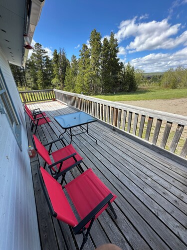 Beautiful Location, super close to hiking trails as well as breathtaking scenery