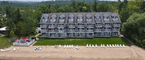 Northern Michigan Charm, North Shore Inn Condo 209