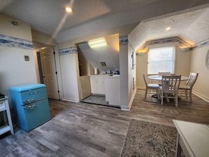 Interior - Quiet, King Bed, Overlooking the Pool - North Shore Inn Condo 400 (Traverse City)