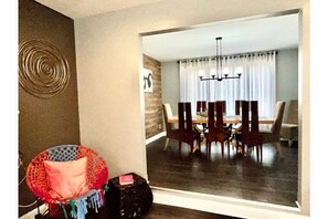 Dining - Pocono Retreat, Ski, Hot Tub, Kalahari,Camelback (Long Pond)