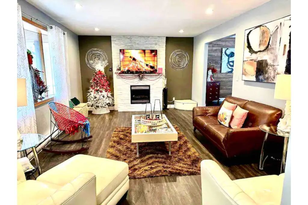 Smart-TV, Tischfußball, Tischtennisplatte