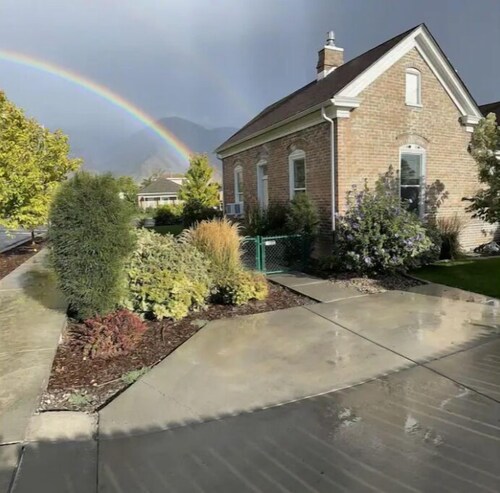 Adorable Fully Restored 1895 Pioneer House