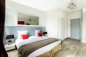 1 bedroom, iron/ironing board, internet, bed sheets - Florella Residences Studio République (Cannes)