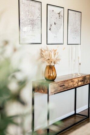 Interior - Yellow Spring’s Estate on 68 + Pet Friendly (Springfield)