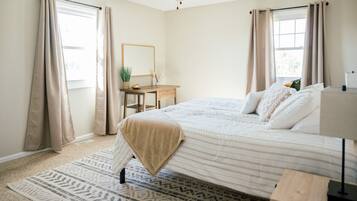 6 bedrooms, desk, travel cot, WiFi