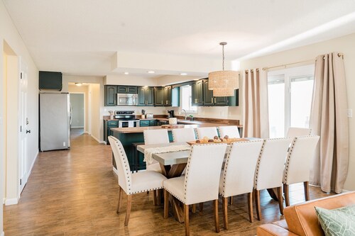 Estate on 68 Retreat-Near Yellow Springs+ Hot Tub + Pets