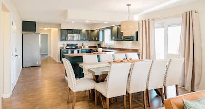 Estate on 68 Retreat-Near Yellow Springs+ Hot Tub + Pets