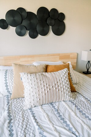 6 Schlafzimmer, Schreibtisch, Reisekinderbett, WLAN