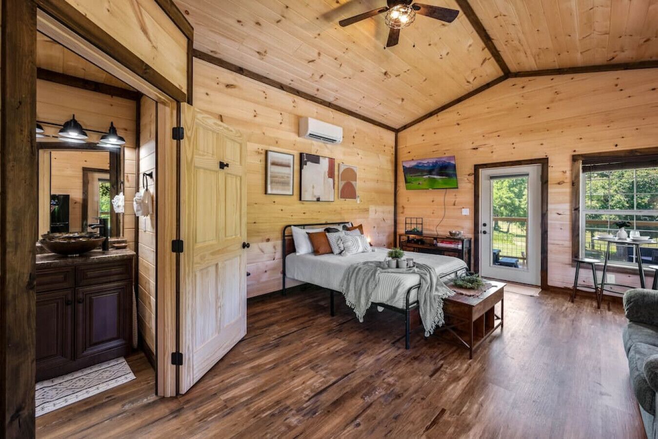 1 chambre, bureau, fer et planche à repasser, Wi-Fi gratuit