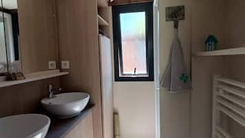 Douche, sĂšche-cheveux