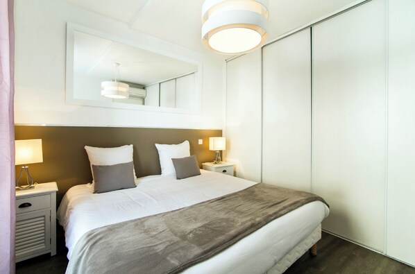 1 bedroom, iron/ironing board, bed sheets