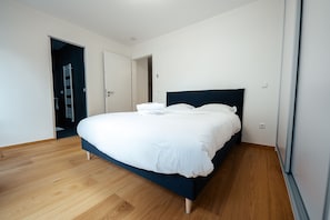 Room - Fully Equipped 1BR Apartment w Parking (Luxembourg City)