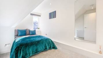 2 makuuhuonetta, silitysrauta/-lauta, vauvan matkasänky, Wi-Fi