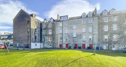 The Penthouse, Beautiful sea views, Centre of Oban