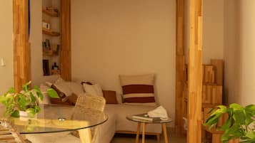 Senior Studio | Egyptian cotton sheets, premium bedding, down duvets, memory-foam beds