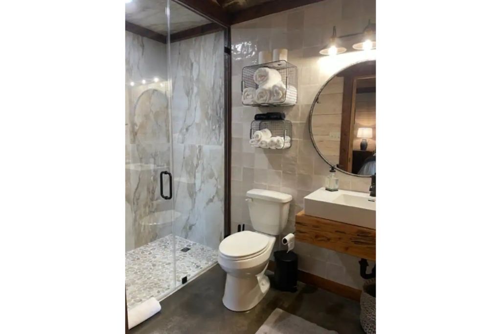 The Stables at Giddy Up Folsom Western A, Folsom, LA Vacation Rental